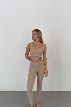 - full length  - high waisted  - extremely soft fabric  (80% lyocell tencel 11% pa 9% el)  - this fabric is primarily made out of tencel which is a natural fabric  - model wearing xs (165cm 52 kg)  - made in portugal Beige Leggings, Black Tank Dress, Black Aviators, Neon Purple, Natural Fabric, Active Leggings, Boyfriend Tee, Ruched Dress, Natural Fabrics