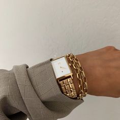 CENDRÉ JEWELLERY 🐆⚡️ on Instagram: “Style queen @deanaduka styling our Jozefien Necklace as a bracelet and we are OBSESSED to say the least.. 🐆⚡️” Golden Watch, Armani Watches, Jewelry Inspo, Aesthetic Vintage, Mode Inspiration, Cute Jewelry, Gold Watch, Jewelry Inspiration, Influencer