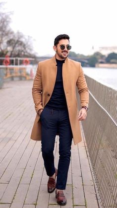 Night Out Outfit Men, Formal Winter Outfits, Rome Outfits, Dapper Gentleman Style, Suit Combinations, Overcoat Men, Mens Business Casual Outfits, Smart Casual Dress, Outfit Jeans