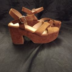 Bks Suede Leather Platform Sandals Size 8 Nwot Thanks For Showing Interest In This Item! I Have Included Photos That Accurately Represent Its Condition. Everything Comes From A Smoke-Free, Pet-Free Environment And Is Kept In A Dry, Temp Controlled Location. Please Take A Look At All The Photos And Read The Description In Full. Be Sure To Ask Any Questions Before You Buy So I Can Best Assist You And Make Sure You Are Happy With Your Purchase. I Look Forward To Hearing From You! Brown Ankle Strap Platform Sandals, Keds Platform Sneakers, White Leather Converse, Brown Suede Platform Sandals, Brown Wooden Platform Heels, Brown T-strap Sandals With Heel Loop, Summer Strappy Sandals, Rose Gold Pumps, Brown Ankle-high Platform Heels