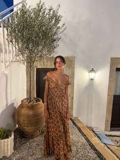 Fancy Vacation Outfits, Sicily Italy Outfits, Morocco Fashion, Water Movement, Island Outfit, Honeymoon Outfits, Dress Aesthetic, Dinner Outfits, Lovely Dresses