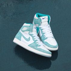 Jordan 1 Retro High Turbo Green, Nike Shoes Jordans, Nike Air Shoes, Shoes Sneakers Nike, Cute Nike Shoes