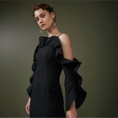 Gorgeous Mini Dress From Australian Brand Keepsake! This One Is A True Stunner. Features Bold Structured Sleeves And A Fitted Bodice Design. Mode Kimono, Gown Black, Classy Work Outfits, Designs For Dresses, Looks Style, Fesyen Wanita, Classy Dress, Couture Dresses, Long Sleeve Mini Dress