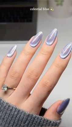 nail art Light Blue Velvet Nails, Nail Trend 2024 Winter, Winter Nails Cat Eye, Blue Winter Gel Nails, Gel Nails Ideas Blue, Baby Blue Cat Eye Nails, Light Blue Cat Eye Nails, Nails Winter 2024, Cat Eye Nails Blue