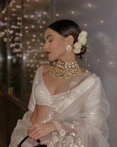 Komal Pandey, White Sari, Bridal Sari, Indian Sari Dress, Indian Saree Blouses Designs, Indian Fashion Saree, Indian Dresses Traditional, Indian Bridal Outfits, Saree Trends