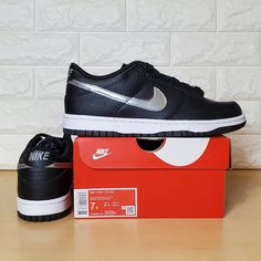 Nike Dunk Low 75th Anniversary Spurs Black Diamond Gs: Size 7y / Mens: Size 7 / Womens: Size 8.5 Color: Black Chrome Style Code: Dc9560-001 Condition: New With Box All Items Listed Are 100% Authentic, Purchase With Confidence. Shipped Within 48 Hours Of Purchase With Tracking Number Update. Feel Free To Message Us With Any Questions. Thank You Silver Sneakers With Metallic Logo For Streetwear, Classic Silver High-top Sneakers, Classic Silver Sneakers For Streetwear, Classic Silver Sneakers, Nike Metallic Sneakers For Streetwear, Silver Custom Sneakers With Rubber Sole For Streetwear, Custom Silver Sneakers With Rubber Sole For Streetwear, Classic Silver Sneakers With Boost Midsole, Nike Sneakers With Reflective Details