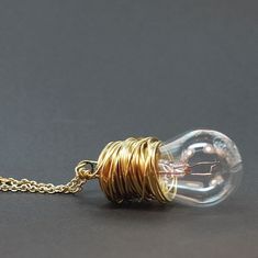 25 Ways to Repurpose Old Lightbulbs - Sunlit Spaces Vintage Auto's, Found Object Jewelry, Tube Necklace, Industrial Jewelry, Steam Punk Jewelry, Steampunk Necklace, Punk Jewelry, Steampunk Jewelry