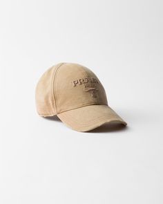 This canvas baseball cap with a classic sporty design is reinterpreted with a used effect enriched by the tonal embroidered lettering logo. Embroidered Lettering, Baseball Cap Women, Creative T Shirt Design, Cap Women, Custom Belt, Mens Travel Bag, Lettering Logo, Womens Baseball Cap, Silver Jewelry Fashion