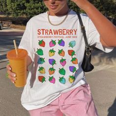 Nature's candy: Celebrate the sweetness of strawberries with this trendy tee! Made with comfy fabric, this shirt is perfect for expressing your creativity and letting the world know you appreciate the finer things. PRINTED ON COMFORT COLORS * 100% ring-spun cotton * Medium fabric (6.1 oz/yd² (206.8 g/m * Relaxed fit * Sewn-in twill label CARE INSTRUCTIONS: * Wash inside-out with like colors * Cold water * Dry on low to medium heat SIZING * Unisex sizing * These fits are very standard, and as suc Strawberry Clothes, Strawberry Gifts, Fruit Shirt, Strawberry Shirt, T Shirt Aesthetic, Strawberry Topping, Chocolate Fruit, Shirt Aesthetic, Garden Girls