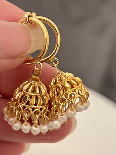 Pearl Hoop Earrings Gold, Hoop Earrings Gold Indian, Simple Jhumka, Desi Jewellery, Gold Earrings Indian, Earrings With Pearls, Small Gold Hoop Earrings, Small Gold Hoops, Fancy Jewellery Designs