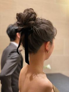 Bat Costume, Penteado Cabelo Curto, Black Bat, Types Of Dresses, Hair Inspo, Hair And Nails, Wedding Styles, Wedding Hairstyles, Hair Makeup