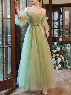 Pastel Green Prom Dress Long, Unique Colours For Dresses, Asian Formal Dress, Tull Dress, Pastel Green Dress, Green Tulle Dress, Green Gowns, Prom Dress Green, Green Dress Outfit