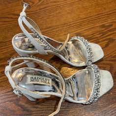 White Heels, Sparkles Badgley Mischka Shoes, White Heels, Shoes Color, Badgley Mischka, Winter Wonderland, Shoes Women Heels, Shoes Heels, Size 7, Women Shoes