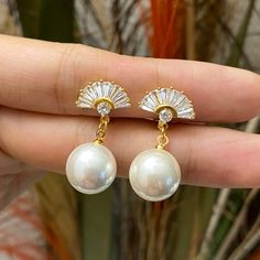 Gemstone: 5a Cubic Zirconia Materials: 18k White Gold/Gold Plated Brass Size: 2.8cm X 1.5cm(1.10” X 0.59”), 4.9g Pearl Size: 12mm X 12mm Color: Gold, Silver Delivery: Ready To Ship In Same Day Or Next Business Day. Flower Cz Clip On Earrings,Pearl Fan Gold Clip On Earrings,Chunky Clip On Earrings,Bohemian Clip On Earrings.Non Pierced Earrings,Gift For Her White Crystal Earrings With Diamond Accents, White Diamond Crystal Drop Earrings, Gold Pearl Earrings With Diamond Accents And Cubic Zirconia, Cubic Zirconia Round Plated Earrings, Formal Plated Cubic Zirconia Earrings, Plated Cubic Zirconia Round Earrings, Round Plated Cubic Zirconia Earrings, Cubic Zirconia Plated Earrings, Classic Plated Earrings For Anniversary