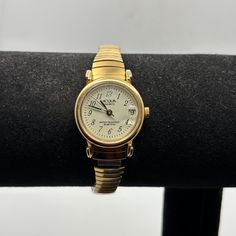 Vintage Gold Watch. Fully Functional With Brand New Batteries, Fits 6 1/2 In Wrist Or Near. M1 Vintage Watches Women Gold, Antique Gold Watches Women, October Style, Vintage Gold Watch, 2024 Wardrobe, Wardrobe Refresh, October Fashion, Style Bundle, Vintage Watches Women