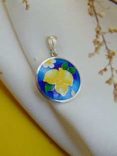 Lemon Pendant/Georgian Cloisonne Enamel Pendant/Handmade jewelry/Colorful locket/Gift for her/Silver lemon charm. .... Handmade pendant with Georgian cloisonne enamel ... Made to order ... Used materials: Fire cloisonne enamel Sterling silver 999& 925 Lemon Jewelry, Cloisonne Enamel Jewelry, Enamel Locket, Autumn Jewelry, Jewelry Colorful, Cloisonne Enamel, Colorful Jewelry, Fall Jewelry, Silver Jewelry Handmade