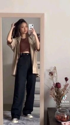 Box Tshirt Outfit, California Autumn Outfit, Broke Outfits, Party Simple Outfit, Outfit Minimalista, Mode Instagram, Mode Chanel, Casual College Outfits, Tomboy Style Outfits