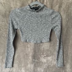 Gray Marled Ribbed Soft Knit Long Sleeve Mock Neck Crop Sweater Top With Lettuce Edge Hem New With Tags 13.5” Pit To Pit 12” Length Open To Offers! American Eagle Sweaters, Cherry Sweater, Coral Sweater, Black And White Jacket, Cutout Sweater, Oversized Sweater Women, Poncho Cardigan, Open Cardigan Sweater, Crop Sweater