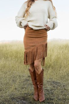 Fringe Skirt Outfit Country, Fringe Skirt Outfit, Suede Fringe Skirt, Western Skirts, Geometric Studs, Fringe Skirt, Suede Fringe, Western Outfits, Soft Suede