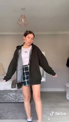 Zip Up Hoodie Outfit Aesthetic, Izzy Skirt Brandy Melville Outfit, Brandy Melville Black Zip Up Hoodie, Cargo Skirt Brandy Melville, Trip Vibe