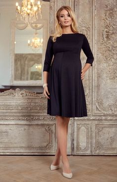 Sienna is your dream dress throughout pregnancy. With a classic boat neckline in our exquisite Ponte Roma jersey for the most wonderful drape. Cut to flatter in a gently tailored shape with princess seams to the bust and a paneled skirt that floats to the perfect length. Toddler Black Dress, Rose Tiffany, Dress Short Black, Dresses For Formal Events, Maternity Dresses For Baby Shower, Formal Maternity Dress, Lace Maternity Dress, Tiffany Rose, Black Halloween Dress