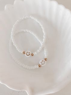 One fit size - 6.5inch - 14K Goldplated Sold individually White Round Friendship Bracelets, White Round Jewelry For Friendship, Boho Beaded Bracelets, White Bracelet, White Bracelets, Bracelet Boho, Boho Vibe, Boho Bracelets, Smiley