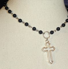 Large Cross Pendant Choker Necklace. Made With Black Glass Beads & Finished With Chain In The Back. Measures Approximately 14 Inches. Has A Lobster Clasp And 1.5 Inch Extension Chain. #Rosary #Choker #Cross #Goth #Grungeoutfit Diy Cross Necklace, Rosary Choker, Rosary Ideas, Chain Rosary, Daisy Choker, Pumpkin Necklace, Pendant Choker Necklace, Bar Pendant Necklace, Pendant Choker