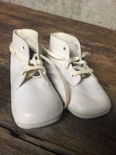 Vintage baby Shoes, Baby Party Prop, Photo Prop,Baby Shoes,Infant Shoes,Leather Baby Shoe,Baby Shower Decor,Baby Craft Supply Size: No size listed. White leather baby shoes. Will refund $2 or more overage in shipping. Check out our sister store Rustic Buckets South for more items: https://www.etsy.com/shop/RusticBucketsSouth?ref=search_shop_redirect Thank you for looking. Vintage Baby Shoes, Infant Shoes, Hand Painted Cat, Leather Baby Shoes, Baby Shower Decor, Leather Baby, Crib Shoes, Shoes Baby, Shower Decor