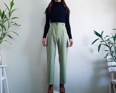 Vintage 1970s green houndstooth high waist pants  Please check measurements. High Waisted 26 - 27 " / 66 - 68.5 cm Hips - 37 " / 94 cm Font rise 13.5 " / 34.25 cm Back rise 16.25 " / 41.25 cm Inseam 27.5 " / 70 cm Total Length 39.75 " / 101 cm Width of hem  17.5 " / 44.5 cm Condition: Excellent Vintage Condition - No noticeable stains, tears or holes. Detail - Nylon zipper - Button - No Lining Materials - 100% Polyester Our clothes are vintage products.  well cleaned  please believe  And I have checked the quality before selling.  We do our best to check for flaws or defects.  But if the bug escapes our investigation.  accidentally  I'm so sorry  and please let us know ASAP  We will do our best to resolve the situation. If you have any questions about product details  or need more product Vintage High Waist Winter Pants, Retro Style Winter Workwear Pants, Green High-waisted Pants For Winter, Winter Green High-waisted Pants, Retro Green Pants For Fall, Vintage Green Pants For Fall, Vintage High-waisted Green Pants, Vintage Green High-waisted Pants, Summer Pants Women