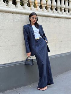 Navy Blue Hijab Outfit, Woman Suit, Vintage Suit, Casual Chique, Mode Jeans, Mein Style, Outfit Look, Fashion Mistakes, Looks Chic