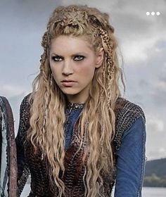 Lagertha is a beautiful honey blonde lace front synthetic wig with multiple braids and silver toned accent beads. Perfect for cosplay, renfests and Larp. Its comfortable and super realistic making your dream hair come true. Each wig is unique and may vary from photos. Easy Viking Makeup, Multiple Braids, Colorful Braids, Targaryen Hair, Viking Makeup, Character Styles, Viking Woman, Cosplay Halloween, Costume Hats