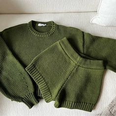 Good American Chunky Cable Knit Set In Green Great Condition Hipster Clothing, American Sweater, Knit Inspiration, Sweater Turtleneck, Chunky Cable Knit, Fisherman Sweater, Crochet Fashion Patterns, Hipster Outfits, Chunky Knit Sweater