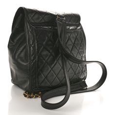 This is an authentic CHANEL Lambskin Quilted Tassel Drawstring Backpack in Black. This backpack is crafted of diamond quilted lambskin leather in black. The bag features black leather shoulder straps with gold-toned chain links, a black drawstring with CC bead tassel adornments, and a prominent gold CC twist lock closure on the flap. This opens to  a black leather interior with zipper pockets. Pop Stitch, Chanel Backpack, Quilted Backpack, Light Backpack, Chanel Caviar, Chain Links, Classic Backpack, Large Backpack, Diamond Quilt