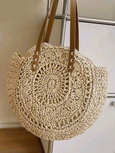 Handmade straw/ basket bag in the colour beige. Comes with polyster lining and additional pocket Inside. This will elevate any outfit. Is light weight and easy to maintain. The straw gives a sturdy look.  The bag can be used casually, for vacation, errands or just an evening date night. Classy Bags, Beach Bag Pattern, Moroccan Bags, Round Straw Bag, Crochet Beach Bags, Crochet Bag Pattern Free, Straw Beach Bag, Straw Basket, Woven Handbags