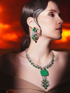 Very Premium Quality Hollywood Real Diamond Look Inspired Emerald Necklace Lab Made Uncut Polki Bridal Set statement Necklace with Earrings Elegant and delicate Indian Necklace With Gold Plating. Indian Bridal Kundan set One Gram mathapatti Set. Very Gorgeous and pretty, fine Kundan choker necklace with matching earrings Adjustable length with help of dori (cord) These Necklace has very fine kundan, pearls  Beautiful Top Quality, Indian Jewelry Set, Necklace Kundan Jewelry Set, Looks Beautiful F Elegant Evening Jewelry Sets With Jewels, Green Jewelry For Evening, Exquisite Green Evening Jewelry, Fine Jewelry Necklace With Matching Earrings For Evening, Fine Jewelry Evening Necklace With Matching Earrings, Evening Fine Jewelry Necklace With Matching Earrings, Green Jewelry Sets For Evening, Green Pendant Jewelry For Evening, Green Evening Jewelry