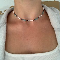 Summer Turquoise Choker With Colorful Beads, Adjustable Minimalist Choker For Beach, Minimalist Beaded Necklaces With Colorful Beads For Summer, Trendy Summer Vacation Choker, Trendy Turquoise Beaded Necklaces, Trendy Summer Round Beads Choker, Trendy Everyday Beaded Choker Necklace, Trendy Everyday Beaded Necklaces For Summer, Minimalist Tiny Beads Choker For Summer