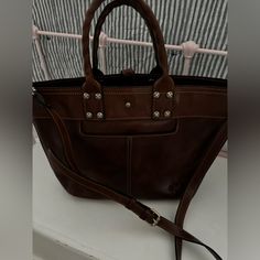 Patricia Nash Leather Handbag New Without Tags. Chic Brown Leather Satchel, Classic Handheld Bags For Errands, Classic Handheld Bag For Errands, Brown Leather Top Handle Satchel, Brown Leather Handheld Shoulder Bag, Brown Leather Handheld Bag, Leather Handheld Satchel With Adjustable Strap, Classic Soft Leather Bag For Errands, Luxury Faux Leather Satchel For Everyday Use