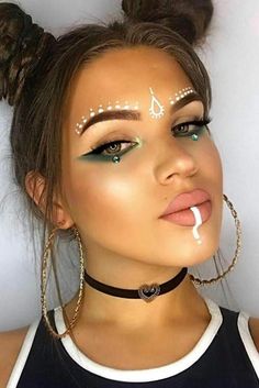 Boho Festival Makeup, Mermaid Costume Makeup, Turquoise Eyeshadow, Pink Matte Lipstick, Eyeshadow Black, Festival Makeup Rave, White Face Paint