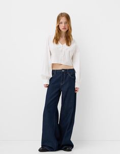 Wide-leg jeans - New - Women | Bershka New Trainers, Jeans Wide, Trainer Heels, Jeans Jumpsuit, Short Jumpsuit, Sweaters Knitwear, Boots For Sale, Black Light, Get The Look