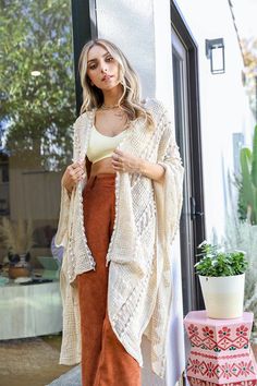 Soft Embroidered Zig Zag Kimono Gilet Kimono, Kimono Online, Cardigan Kimono, Embroidered Kimono, Knit Poncho, Beautiful Kimonos, Lace Kimono, Layered Tops, Poncho Sweater