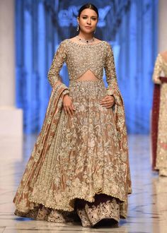 Anarkali Frock, Walima Dress, Shadi Dresses, Bridal Dupatta, Latest Bridal Dresses, Bridal Lehenga Red, Pakistani Bridal Dresses, Pakistani Bridal Wear, Pakistani Bridal