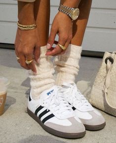 Adidas Samba White, Looks Adidas, Samba Shoes, Yantai, Dr Shoes, Mode Zara