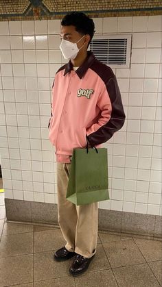 Pink Loafers Outfit, Mens Outfits Aesthetic, Pink Loafers, Masc Fashion, F Men, Masc Outfits, Loafers Outfit, Outfit Streetwear, Black Men Street Fashion