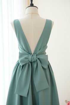 Dark Sage Green Dress, Green Bridesmaid Dresses Spring, Bridesmaid Dresses Sage Green, Sage Green Prom, Bridesmaid Dresses Sage, Dresses Sage Green, Knee Length Evening Dress, Popular Bridesmaid Dresses, Green Bridesmaid Dress