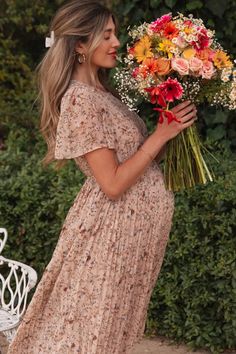 Beige Floral Pleated Short Sleeve Chiffon Maternity Midi Dress – PinkBlush Boho Maternity Dress, Cute Maternity Dresses, Maternity Dresses For Baby Shower, Spring Maternity, Boho Maternity, Maternity Midi Dress, Maternity Pics, Cute Maternity Outfits, Baby Shower Outfit