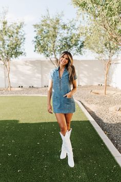 Welcome your latest denim crush: The Prescott Mini Dress! With a zip-up front to leave it up to you how much skin you want to flaunt, this dress comes with a collared top and cute embroidered pockets. Slip on some cowboy boots and you're ready to hit a concert in ultimate fashion! Boy Dress, Country Boy, Collared Top, Denim Mini Dress, Show Me Your Mumu, Denim Mini, Show Me Your, Top Sales, Show Me