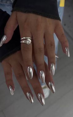 Wife Nails, Unghie Sfumate, September Nails, Modern Nails, Pearl Nails, Mob Wife, Cat Eye Nails, Nails 2024