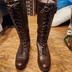 Born Knee High Brown Riding Boots, Women's Size 8. These Tall Boots Have Never Been Worn Before, I Only Took Them Out Of The Box. They're Made With Genuine Leather And Will Be Quite Durable While Stretching To Fit You Over Time. Brown Vintage Boots, Knee High Lace Up Boots, High Lace Up Boots, Brown Riding Boots, Born Shoes, Tall Boots, Lace Up Boots, Knee High Boots, Stretching