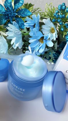 Korean Skincare Aesthetic, Water Sleeping Mask, Laneige Water Sleeping Mask, Gloss À Lèvres, Cosmetics Photography, Skincare Aesthetic, Sleeping Mask, Bright And Beautiful, Skin Care Essentials