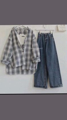 Checkered Shirt Outfit, Short Hair Hairstyles, Tee Shirt Fashion, Stylish Short Dresses, Stylish Hoodies, Fashion Top Outfits, Korean Casual Outfits, Casual Day Outfits, Quick Outfits